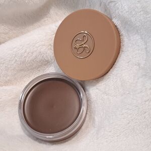 Anastasia Beverly Hills Cream Bronzer.